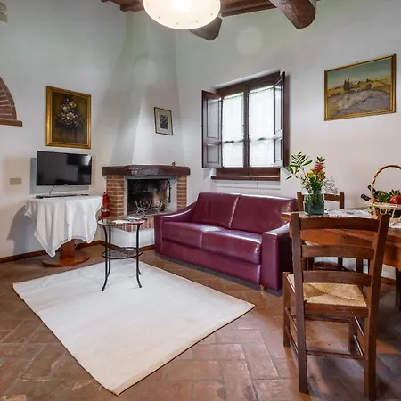 مزرعة للإقامة Borgo Sant'ercolano